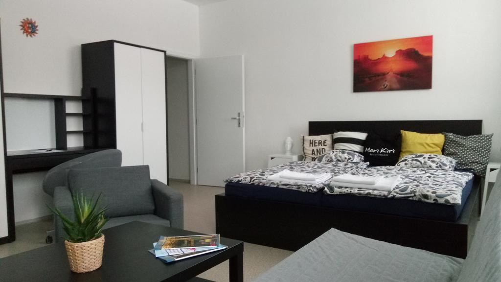 Mari Kiri Penzion Bratislava Buitenkant foto